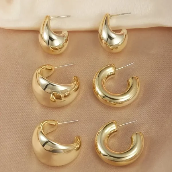 Set of chic retro beaded hoop earrings made from resin with stainless steel posts, stylish and lightweight fashion jewelry for daily wear or gifting