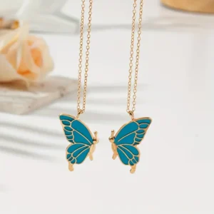 "Romantic pink butterfly pendant necklace with adjustable zinc alloy chain, ideal jewelry gift for couples